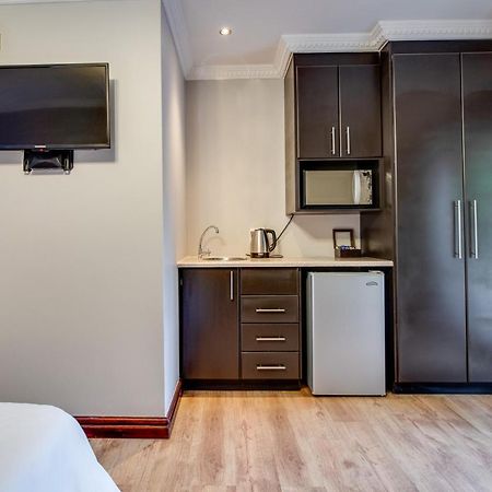 The Nightingale Guesthouse Bloemfontein Esterno foto