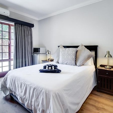 The Nightingale Guesthouse Bloemfontein Esterno foto
