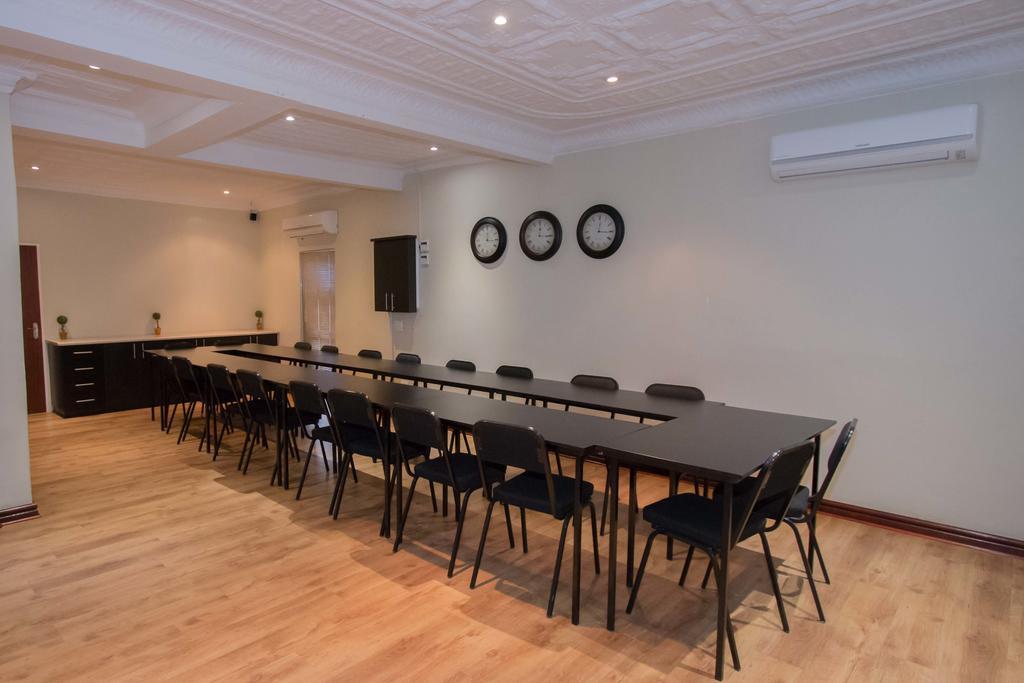 The Nightingale Guesthouse Bloemfontein Esterno foto