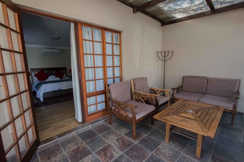 The Nightingale Guesthouse Bloemfontein Esterno foto
