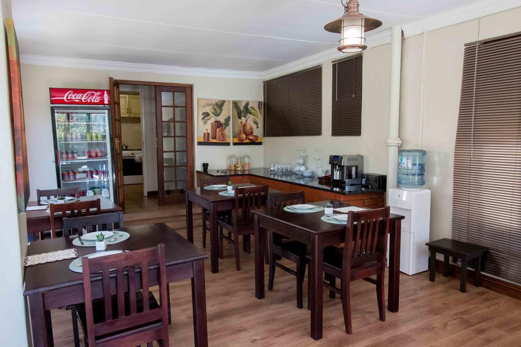 The Nightingale Guesthouse Bloemfontein Esterno foto