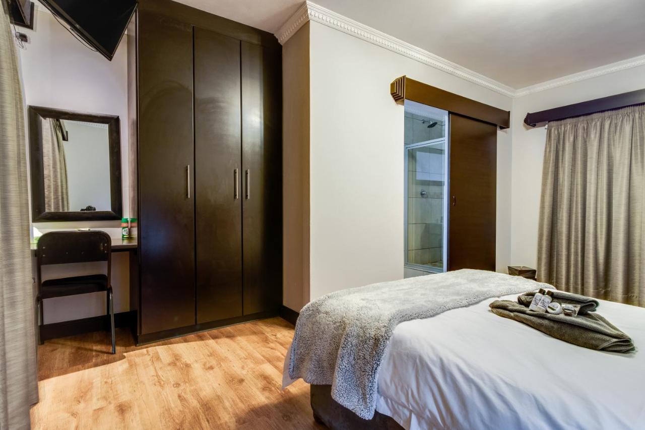 The Nightingale Guesthouse Bloemfontein Esterno foto