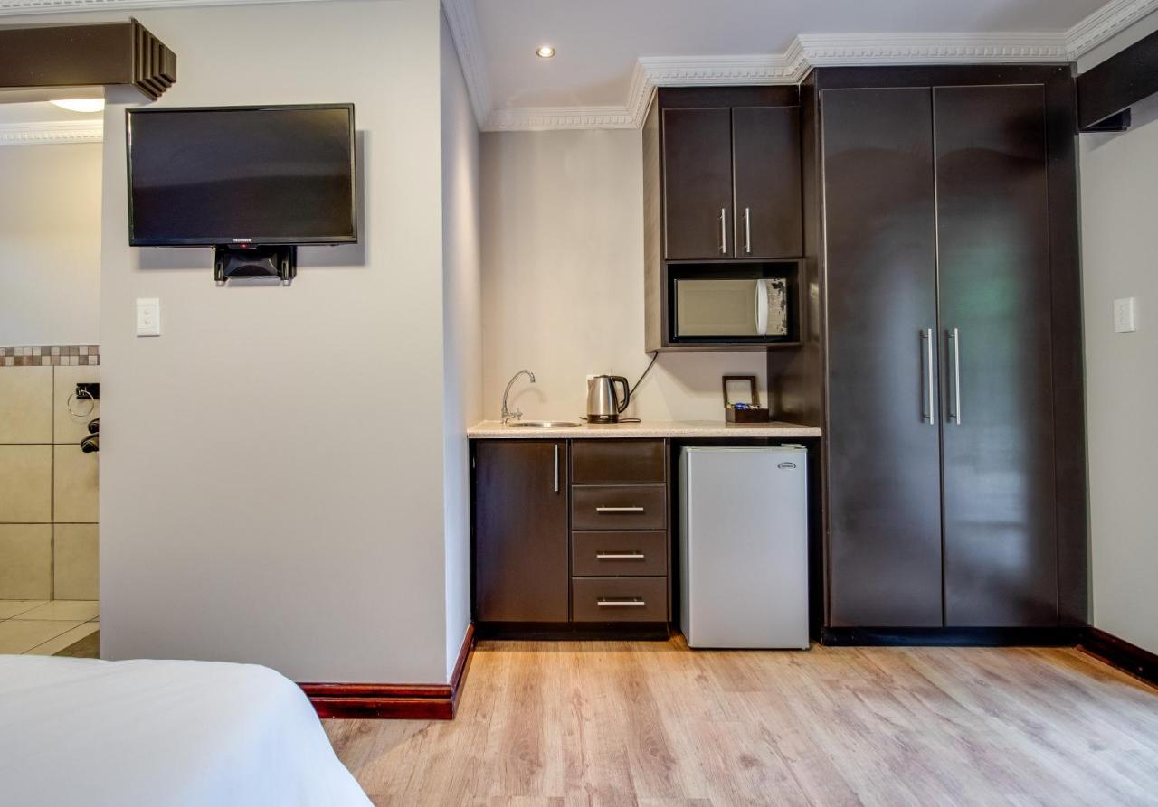 The Nightingale Guesthouse Bloemfontein Esterno foto
