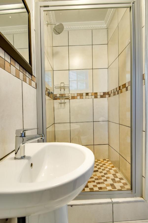 The Nightingale Guesthouse Bloemfontein Esterno foto