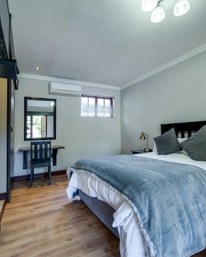 The Nightingale Guesthouse Bloemfontein Esterno foto