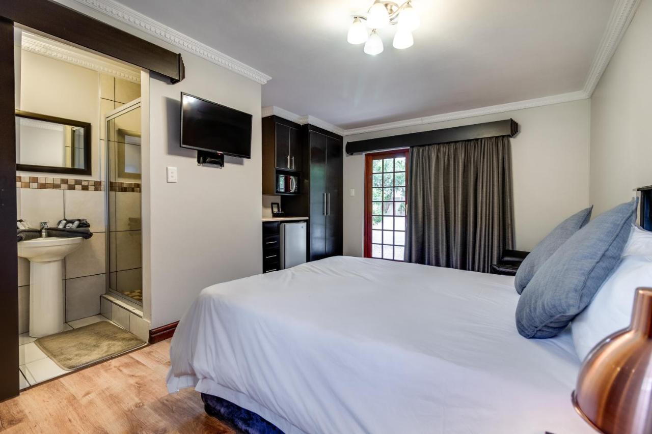 The Nightingale Guesthouse Bloemfontein Esterno foto