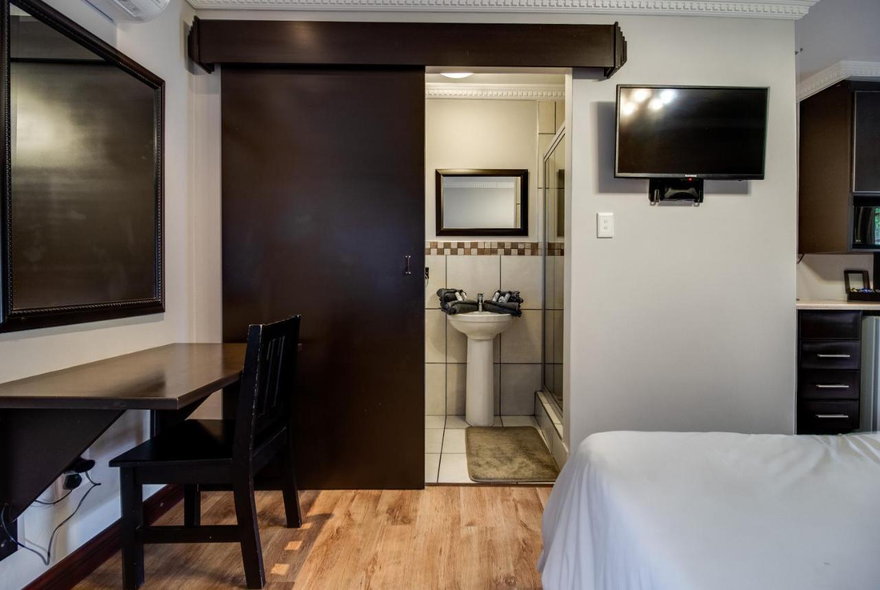 The Nightingale Guesthouse Bloemfontein Esterno foto
