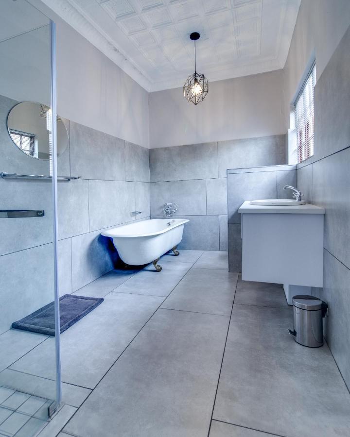 The Nightingale Guesthouse Bloemfontein Esterno foto
