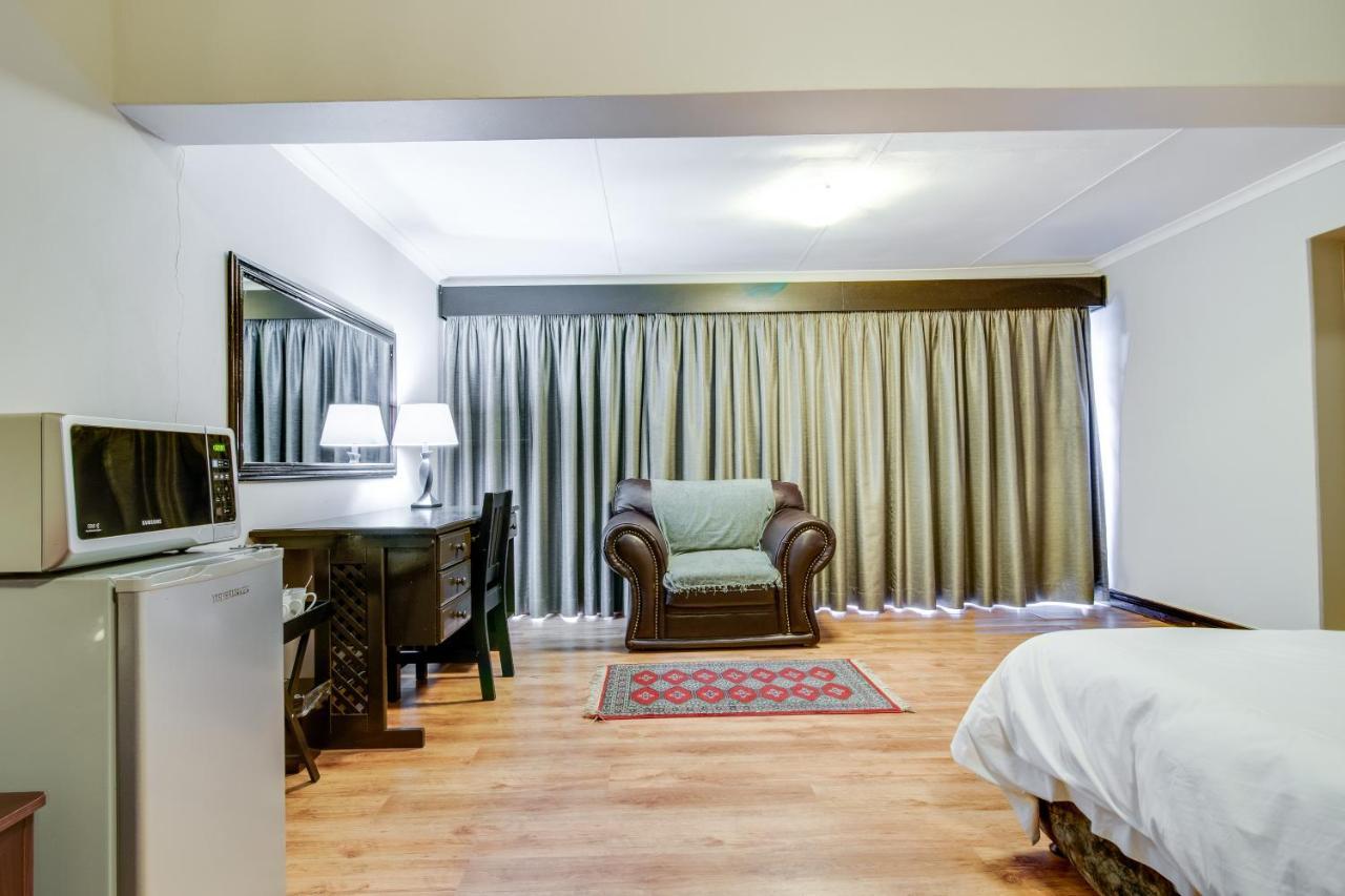 The Nightingale Guesthouse Bloemfontein Esterno foto