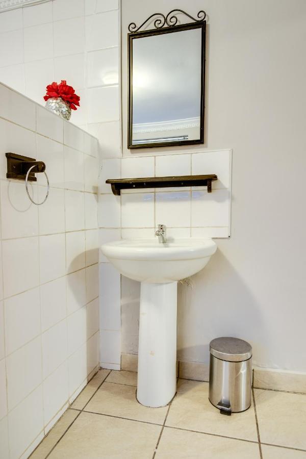 The Nightingale Guesthouse Bloemfontein Esterno foto