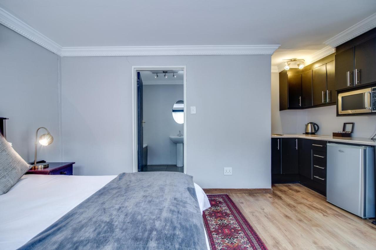 The Nightingale Guesthouse Bloemfontein Esterno foto
