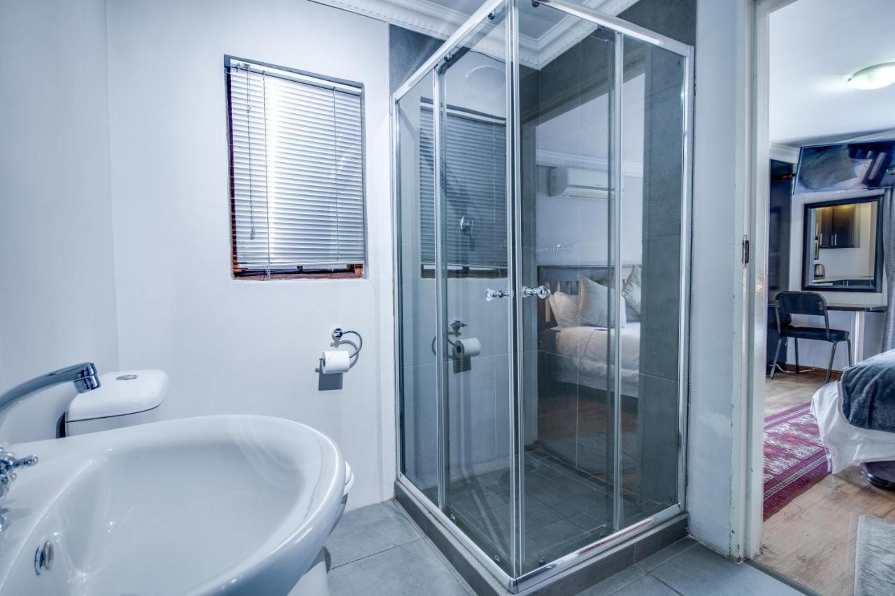 The Nightingale Guesthouse Bloemfontein Esterno foto
