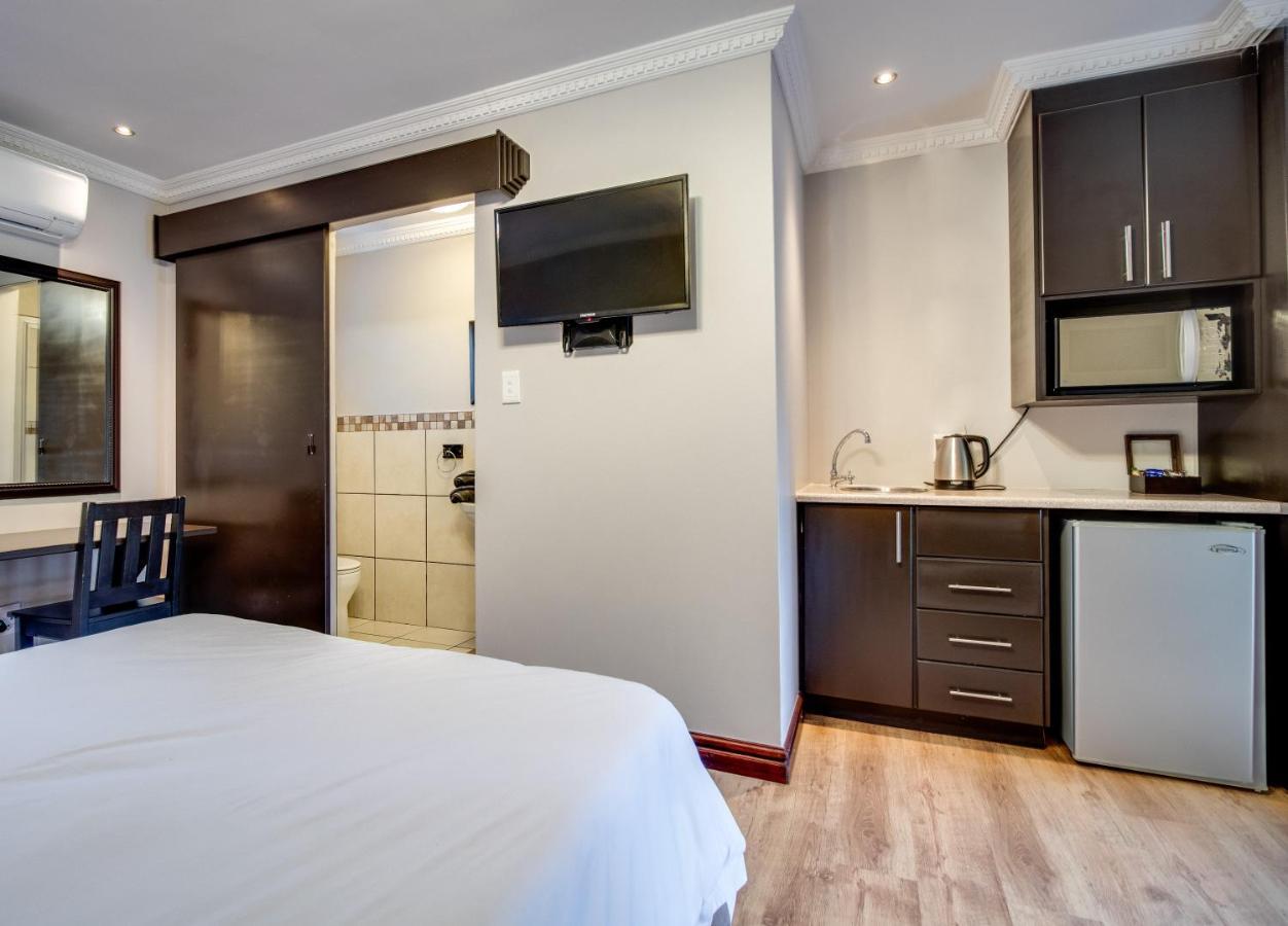 The Nightingale Guesthouse Bloemfontein Esterno foto